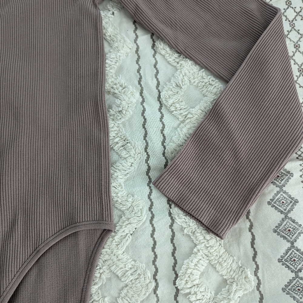 NWT Inlyric Ribbed Bodysuit - Picture 9 of 10